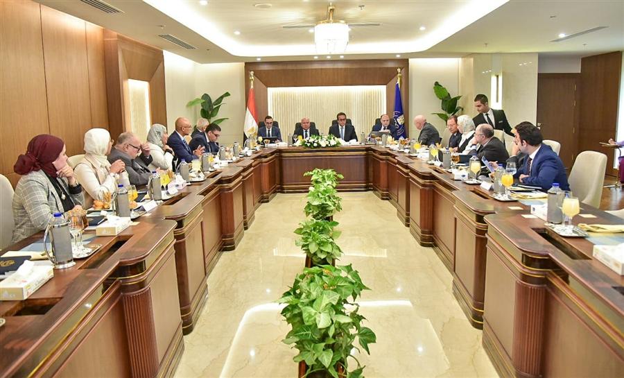 مجلس إدارة هيئة الدواء يبحث تطوير المنظومة وتوسيع الاستثمار في المواد الخام 